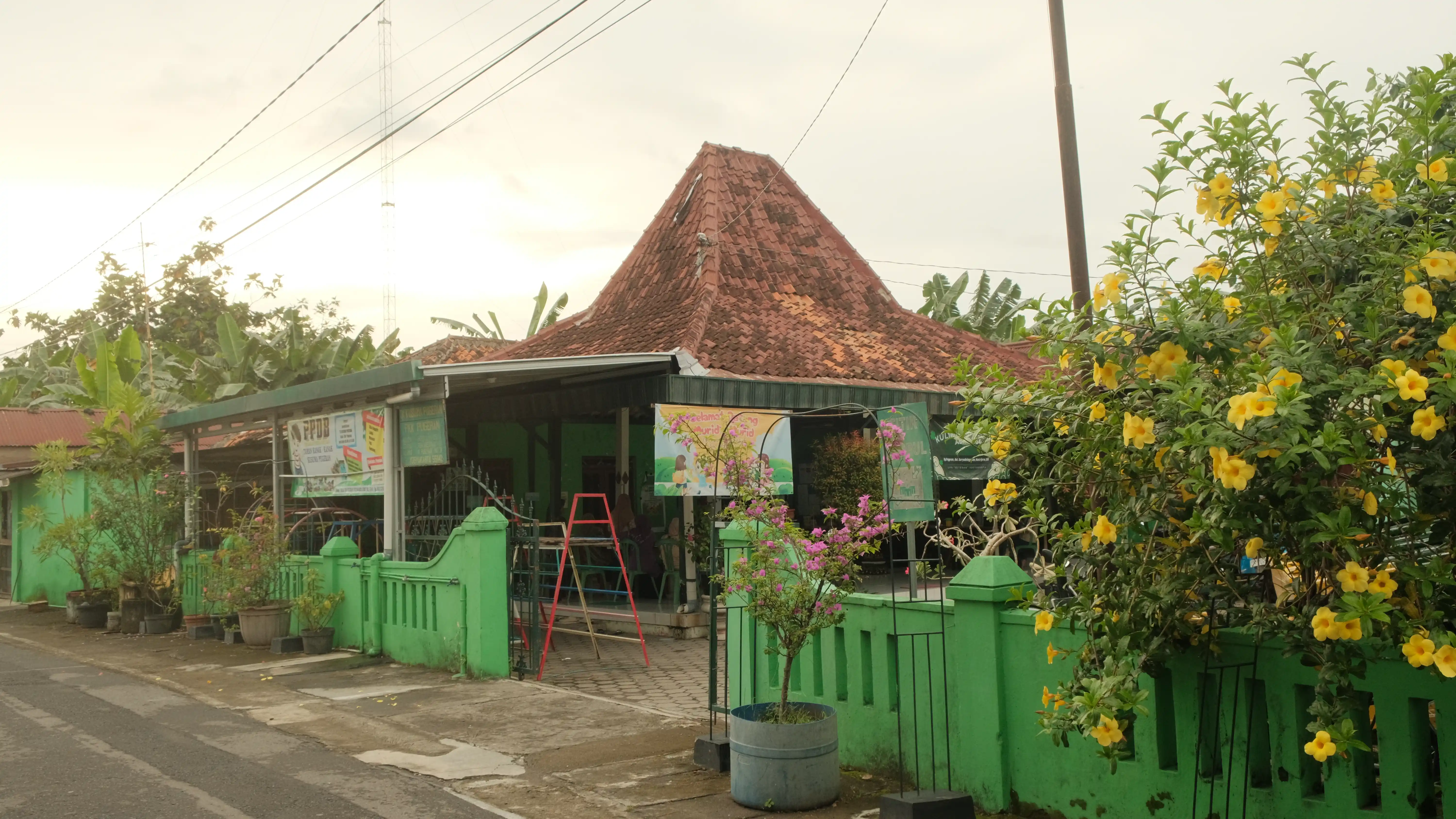 Balai RW Kampung Pugeran (2025)